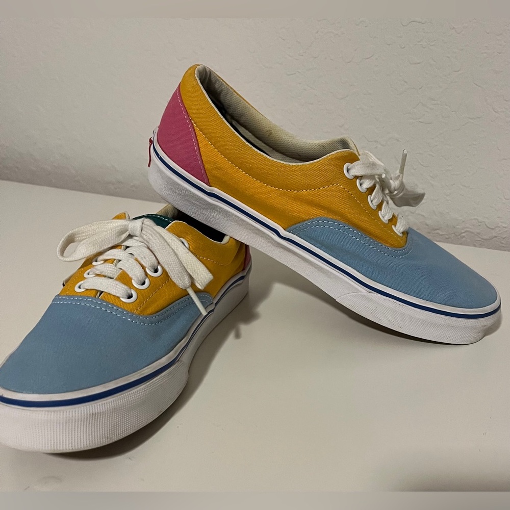 ON SALE- $25
Vans Old Skool mix colors Shoes. Size 8.5 W. Men size 7